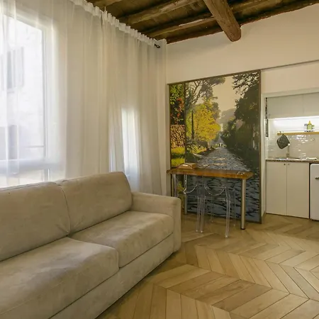 Trevi Little Palace #3