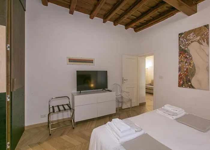 Trevi Little Palace #3 *